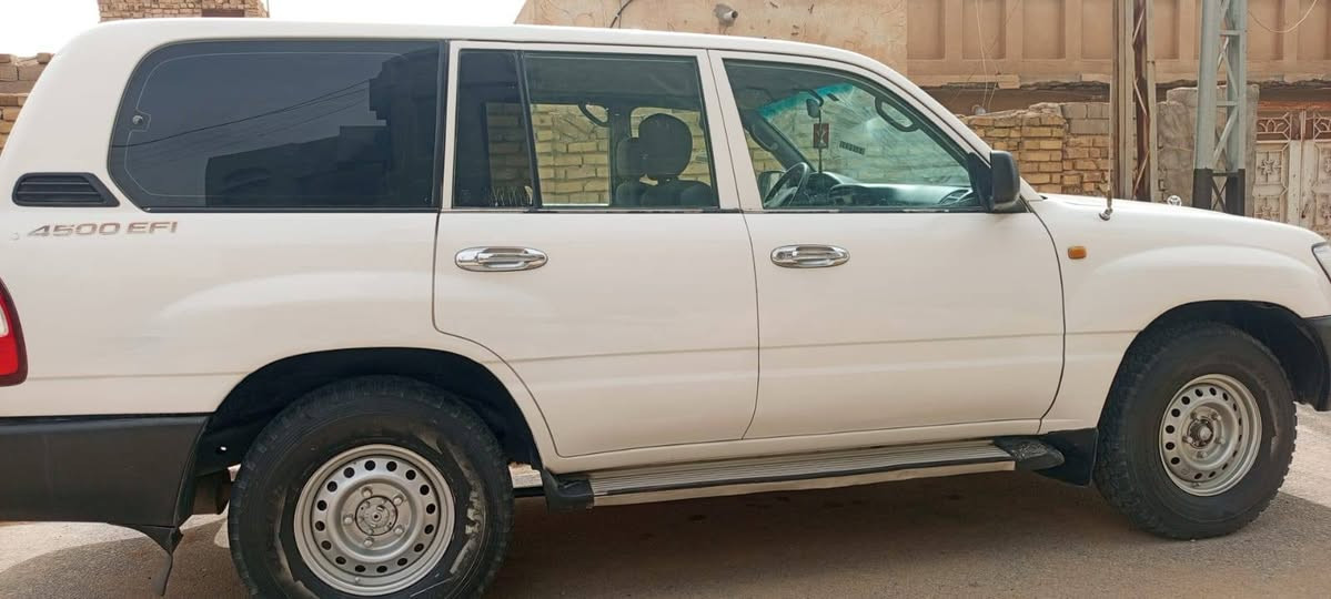 السلام عليكم للبيع لاندكروزر مونيكا موديل 2001 بيها صبغ جاملغ الامامي الايسر ونص من البنيد فقط تبريد ثلج تخم تاير جديد حداديه جديده رقم سليمانيه انكليزي تحويل السعر 110وبيها مجال مكان السياره ناصرية غراف ***********
