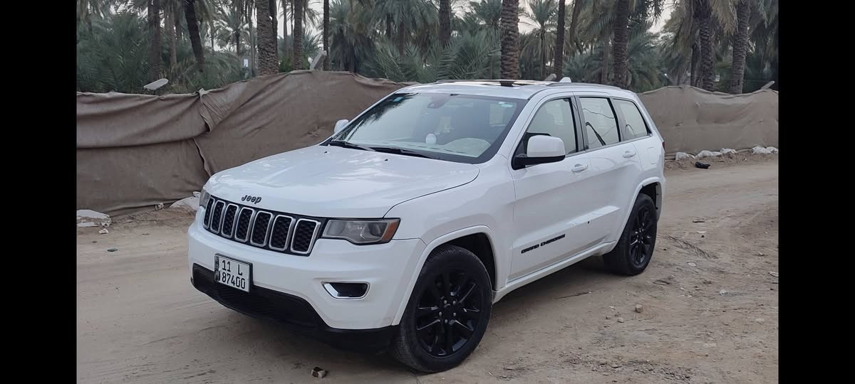 Jeep Laredo  2018  ..black top..  
جيب بلاك توب اللون أبيض ثلجي "حاجب ابيض" مستوردة من امريكا" للمملكة العربية السعودية ومصلحة بأمريكا " مجددة لغاية 2027..فول جديده واستخدام شخصي بعناية تامة.. ماشية 61 ميل رقم بغداد انكليزي جديد..؟
حادثها  سطحي تبديل بنيد ودعامية باصلية نفس اللون وصبغ بسيط في كرون الجاملغات الأمامية دون دواخل ولا حداديه "ايرباكات معادة.".  تم التصليح بأمريكا.." ولو كان التصليح بالعراق لم يتبدل البنيد ولا تنصبغ كرون الجاملغات لبساطة الحادث..!! رقم الشاصي والسونار ضمن الصور المرفقة.."..محرك 3600سته.سلندر"وكير "وحداديه "جيدة جداً وعالفحص" ...

   فتحة " جنطة كهرباء"حساسات خلفيه " تحكم ستيرن جهتين " قفل سرعة " فور ويل" كاميرا دوارة " تشغيل عن بعد" كشن جلد ومخمل" تدفئة ستيرن و كشنات" كرسي السائق كهرباء " شاشة عرض كبيرة" شاشة عطلات وبرمجة" تخم تاير جديد "ويل 20 اسود" بلاك توب اصلي "ثلاثه مود انظمه قيادة" تعتيم مرايا "  تبريد شركة قطعتين فصل ايمن وأيسر.." تدفئة مرايا الخارجية.,"وهناك الكثير من المواصفات..مكان السيارة السماوة .... بيع مراوس حسب القناعه ومن الله التوفيق...!!
للجادين الاتصال ***********
