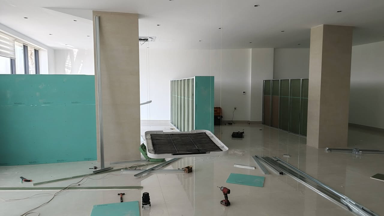 فريق ديكور كامل كافت الديكورات نعمل وستفسار ع هذه الرقم واني خادم ***********
