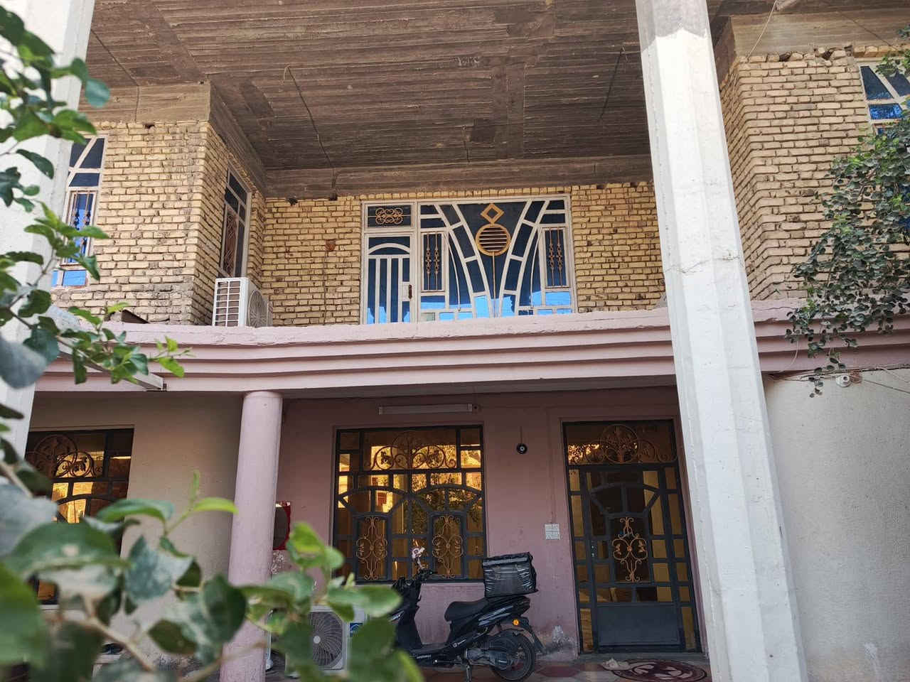 دار للبيع ( 300 م) بناء حديث
شارع( الإخلاص) ( ذي قار المركز)

تواصل على(( *********** ))
