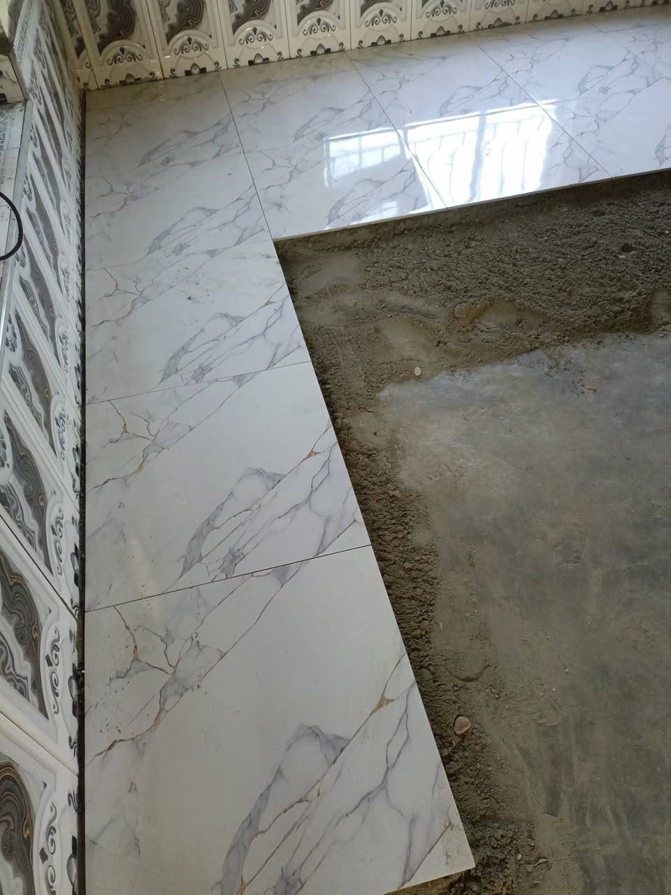 السلام عليكم خلفه سيراميك وكاشي درجه اولى وبأسعار مناسبه للاتصال ***********
او مراسلة الصفحه
