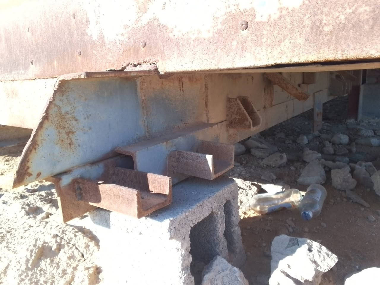 للبيع شاصي مال تريله
الطول 8 متر 
اتصل على 
***********
***********
