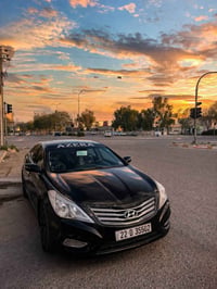 ازیرا 2013 فول مواسەفات V6 07722113857