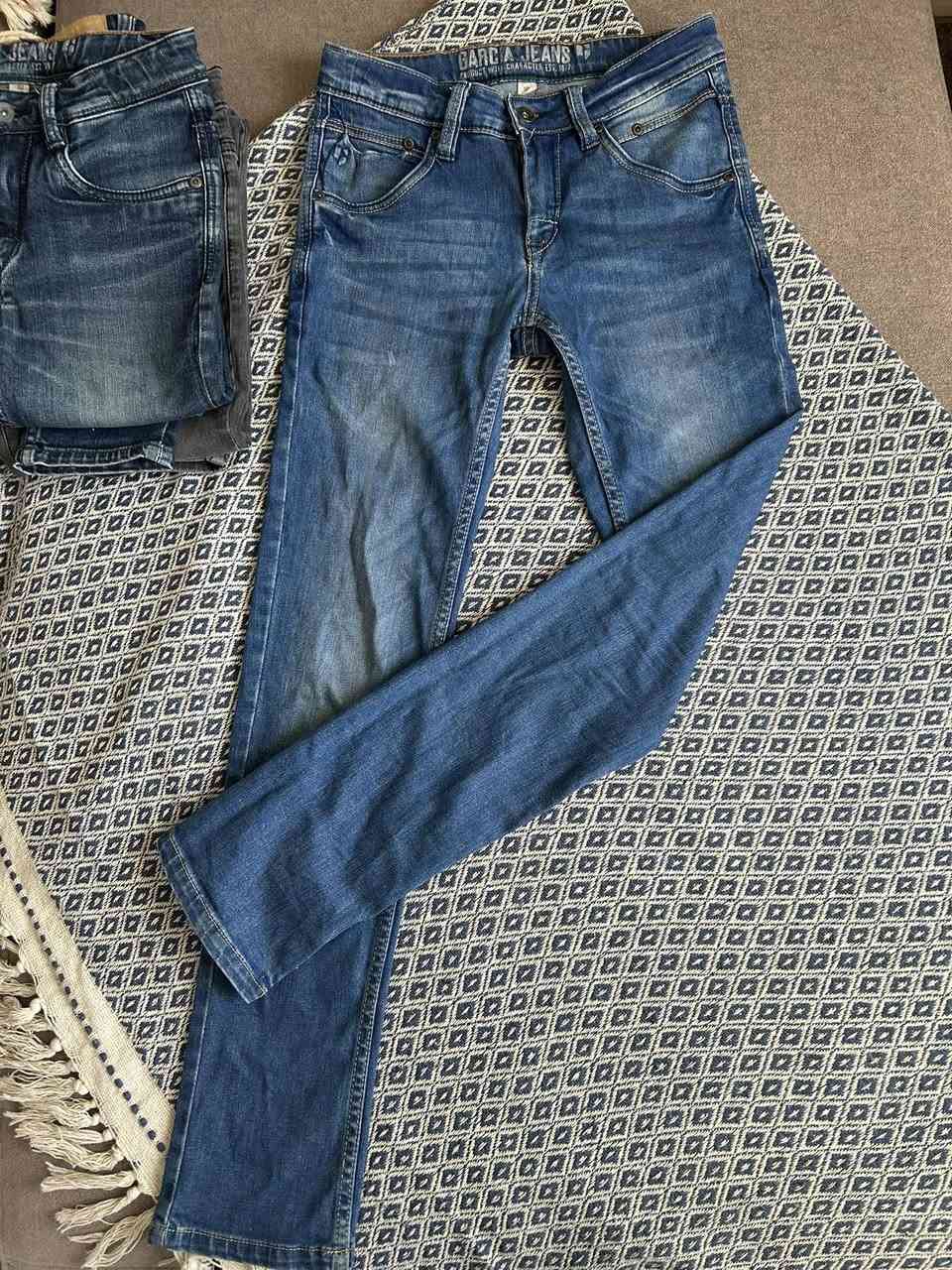 مساء الخير
للبيع ٦ بناطير جنز اصلي اني جايبتهم لابني من المانيا 
استعمال قليل جداً يعني جديدات 
٤ قطع قياس ١٥٢ (واحد منهم شتوي مبطن قطني) 
واحد قياس ١٦٤
واحد قياس ١٥٨ 
سعر القطعة ٥ الف 
والي ياخذ اكثر من قطعة يقل السعر 
توصيل الف دينار داخل بسمايا فقط


**إذا كنت صاحب هذا الإعلان وتريد حذفه لأي سبب، رجاءا أرسل رسالة إلى الدعم الفني**