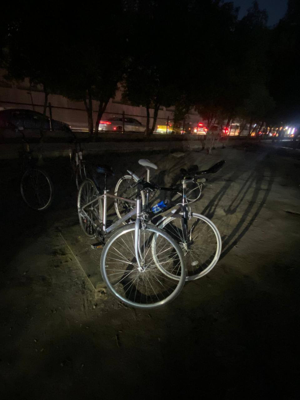 السلام عليكم
بايسكل  c700للبيع 

بايسكل منقاصه اي شي والله على ايدي 

كلشي شغال بريكات وعكرب جديد +جوابه 2جديد 

حجم c700 العتيادي جبير مو صغير 

العنوان: الدوره شارع 60

السعر 100وبي مجال للشراي 

اي استفسار خاص


**إذا كنت صاحب هذا الإعلان وتريد حذفه لأي سبب، رجاءا أرسل رسالة إلى الدعم الفني**