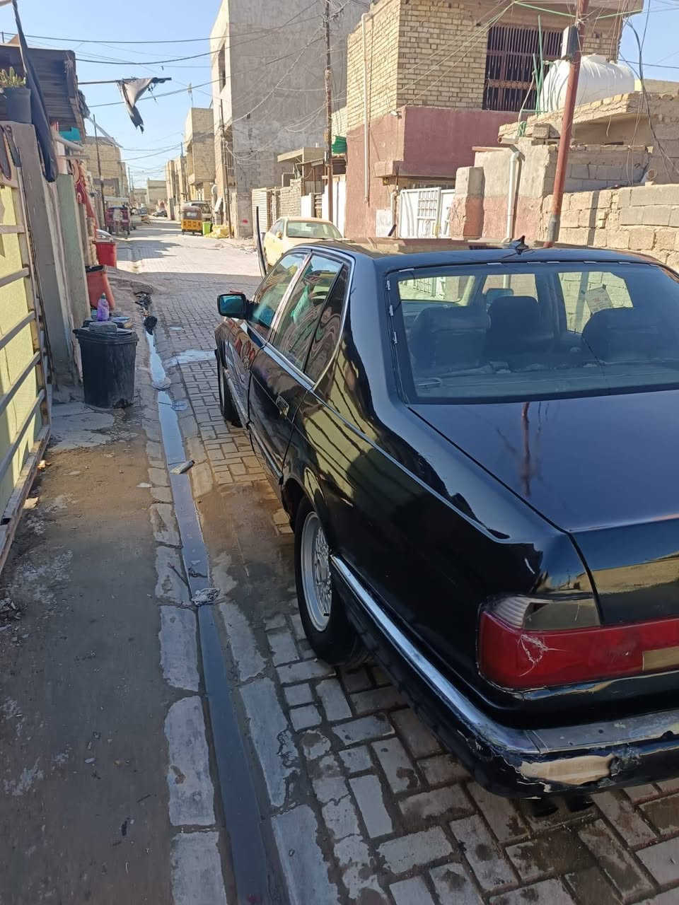 السلام عليكم بي ام للبيع بدي ٧٣٠ مكينه ٧٣٥ سياره حلوه جاهزه هزه جديده سنويه بسمي مصفره من كلشي طخم تاير جديد قبل اسبوع شديته مكاني بغداد العبيدي رقم ***********
