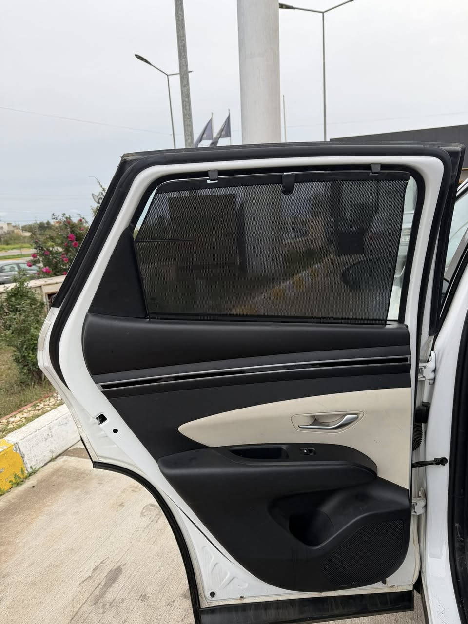 هونداي توسان ٢٠٢٤
خليجي
سياره مكفوله بشكل عام فقط مكانين صغير صبغ 
بدون دواخل شرط وصونار موجود  و بدون بارد و بدون ارباك
رقمها اربيل وشرط تحويل و وكاله و بسمي 
صنويه و رقم كلها جديد
دفتر بنزين موجود
مواصفاتها
حساسات اماميه
كامره دواره
حساسات خلفيه
اربع انظمه قياده
لايد زنون لد
بكلايت ليد
محرك و كير شرط ممفتوح و٢٠٠٠
Abs
شاشه كبير
بردات خلفيه
ويل ١٨
كشنات كهرباء
ماشيه ١٢٠ الف كيلو
 سعر. ١٨٣ بي مجال 
مكان سياره كركوك 
***********
***********
