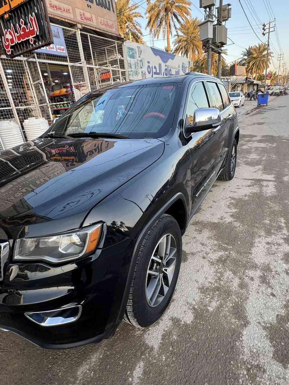 السلام عليكم
جيب كراند شيروكي لمتدد 2022
ماشيه 49 الف ميل 
بصمه + تشغيل عن بعد 
فتحه سقف سلايد روف  
بصمه ابواب + دخول ذكي 
كشنات جلد 
شاشه كاربلي + تحكمات 
كامره خلفيه دواره 
2 ويل  دفع خلفي 
كشنات تدفئه 
ستيرن تدفئه 
صندوق كهرباء شفط 
رادار + اشاره بالمراي 
رادار توقف خلفي اوتو 
ABS مانع انزلاق 
محرك 6 سلندر 3600 
حساسات امامي خلفي 
كشنات كهرباء + خزن ميموري 
تبريد قطعتين 
حساس ضغط التايرات 
تخم تاير جديد 
السنويه باسمي وتحويل مباشر 
مكاني كربلاء 
حادث السياره كلش بسيط وصوره موجوده بالمنشور
سونار ايضا مرفق بالمنشور 
لايوجد غير المذكور بالمنشور الباقي كفاله عامه من صبغ وتبديل ومحرك وكير   

*********** 

السعر 275$
