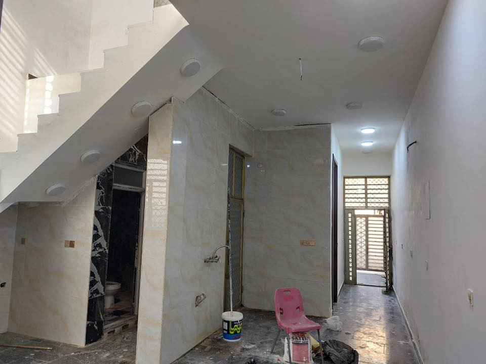 🏡 بيت للإيجار في منطقة الدورة – خلف أسواق مرحبا (الكفاءات)
✨ مواصفات البيت:
 • مساحته 120 متر مربع
 • طابقين حديثين
 • استقبال واسع وصالة مريحة
 • غرفتين نوم + غرفة ثانية بالطابق العلوي مع حمام (سويت)
 • 3 حمامات (2 داخلية و1 خارجي)

💰 سعر الإيجار: 650,000 دينار (قابل للتفاوض قليلاً)

📱 للتواصل: واتساب ***********
