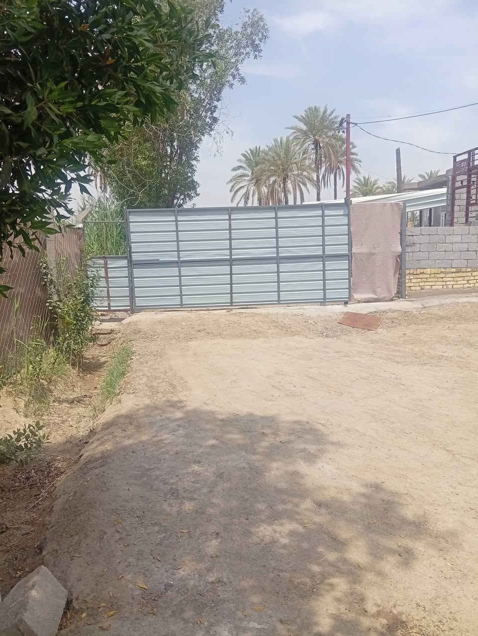 السلام عليكم بيت بطواريج بجناجه للمراوس فقط بابل الهاب بيراوس ببابل ويجي الطويريج اهلا وسهلا بيه خليه يتصل بهذا الجوال ***********
