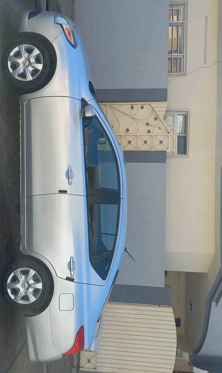 نيسان فيرسا ٢٠١٧
مكينه حجم ١٦ كير محرك تدفئه
 تبريد كهربائيات كله شرط..
سعر ١١٠ بيها مجال..
ضرر جاملغ وربع الباب الخلف السايق
***********
