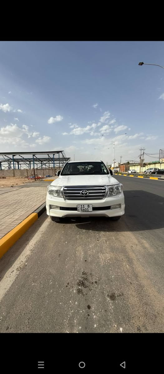 السلام عليكم
لاندكروزر 2011

ستينة Vx .r

مكينة 5700

سيارة جاهزة ع اخر حباية 

مواصفات لگزز

ثلاجة 

5 كاميرات 

وبعد هواي مواصفات 

السونار مرفق بالمنشور 

السعر 275$

***********
