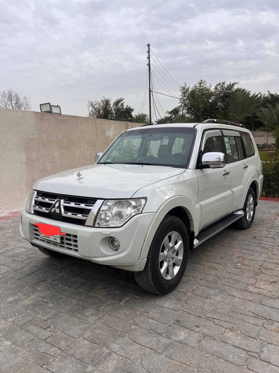 السلام عليكم باجيرو 2014 حبتور جديده لك السياره ماشيه 85 الف سبير منازل مكفوله كير مكينه كفاله بيه بارد بصيط بل باب الخلفي كد شبر  رقم بغداد مكان السياره بغداد الدوره سعر اتصال وتساب ***********
