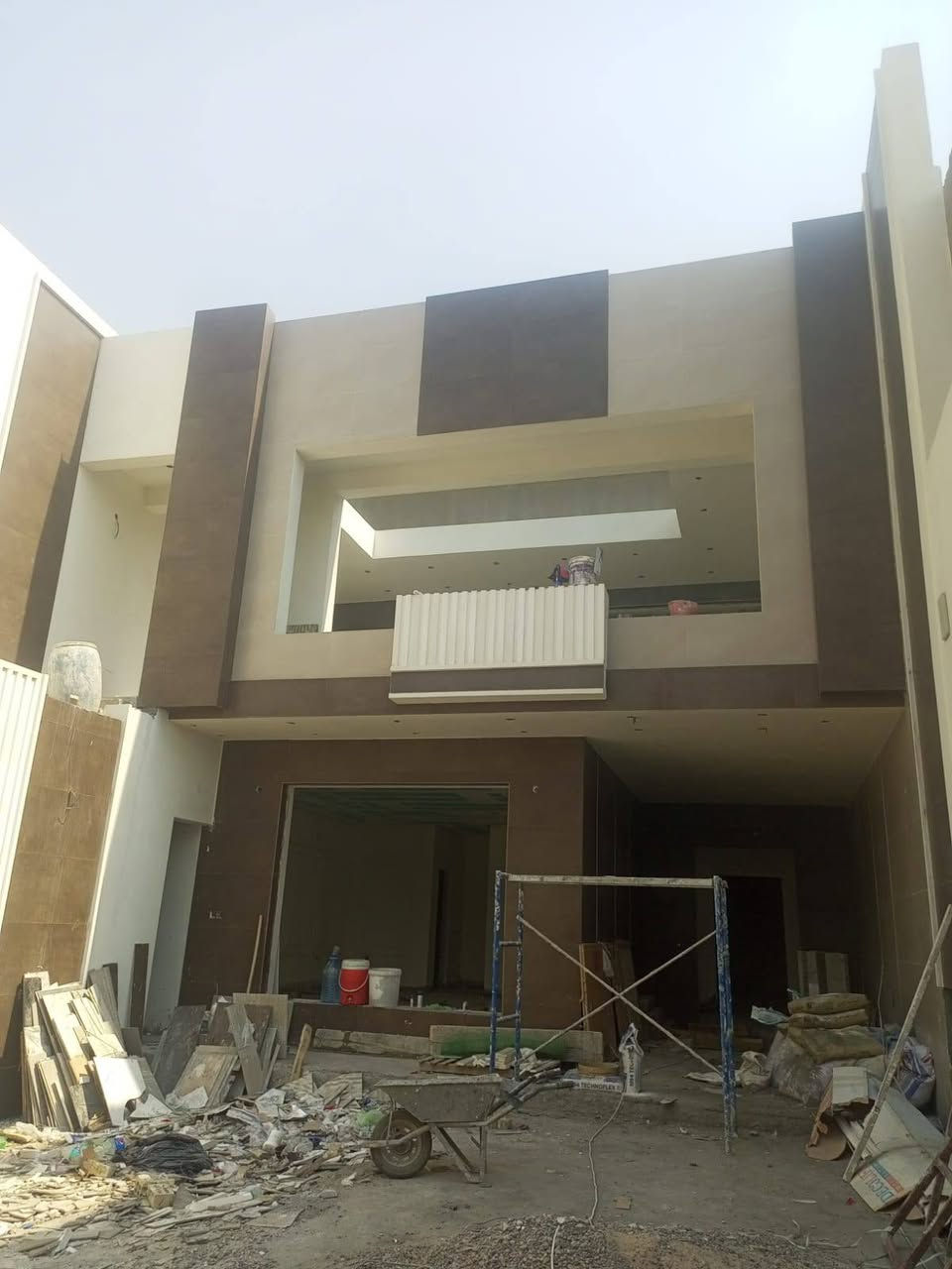 سلام عليكم ورحمه الله وبركاته كادر واجهات لبخ تطعيم ولبخ خارج متفرق حالياً لي عنده شي لا يقصر ***********
