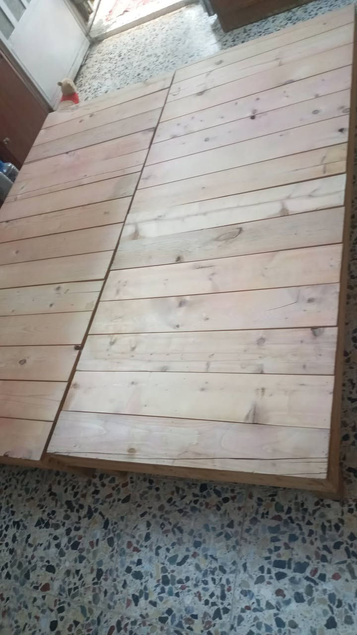صوميه ركم خشب ام نفر عدد 2 عرض 85سم طول متر و95سم سعر الوحده 40 وبي مجال العنوان بغداد حي الإعلام سوق اميمه  حي الشباب نهايته الشارع فرع ماركت فريش موبايل عراقنا وتساب بي 
*********** 
***********
يوجد توصيل غير مجاني داخل بغداد فقط
