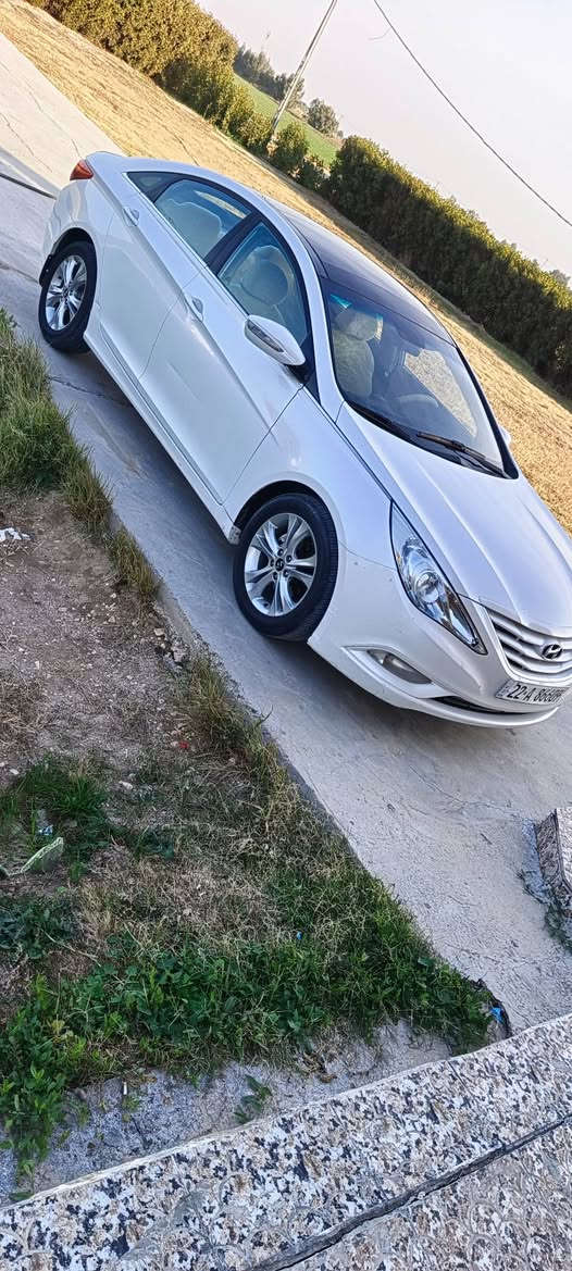 سوناتا
سوناتا٢٠١٠ شكل ال١١ خليجي 
كفاله عامه عدشبر صبغ بلدور الخلفي

سيارة جاهزة 
ماشي ١٤٣
صدر جديد
 تايرات تخم جديد
 رقم انكليزي 
مكينة 2400 دوش 

مكان السيارة بابل مشروع المسيب
السعر ١٢٠ وبيها مجال
***********
