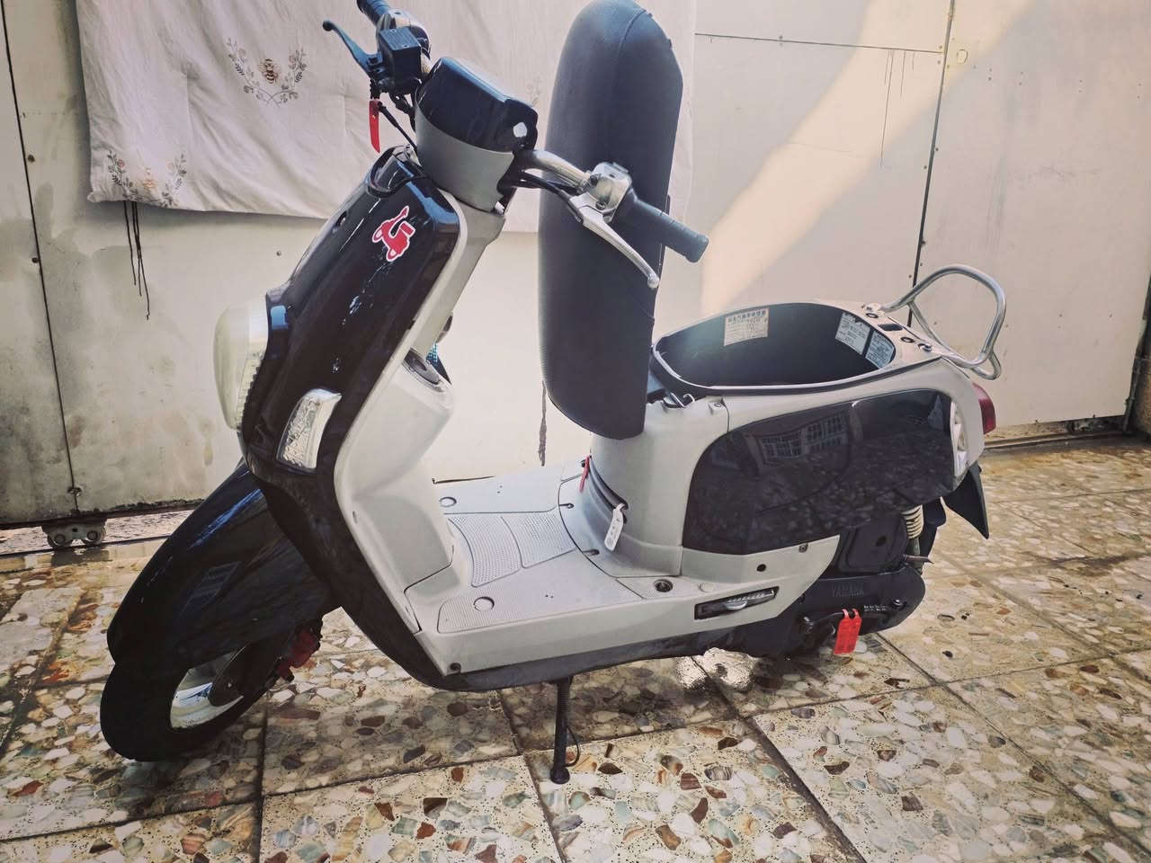 دراجه نضافه فول شوفت عينك برغي مامفتوح بيها بس الكفر تجاري
الباقي كله بلاد  بيها وصل معرض
السعر ٧٥٠ وبيها مجال قليل
مكاني حله /عنانه
خاص موجود
 ***********
