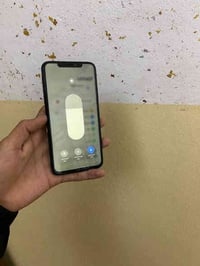 ١١برو ماكس بسّ شاشه مبدله فيس إيدي مايشتغل بطاريه ٧٥ تك سيم ذكره٢٥٦. س...