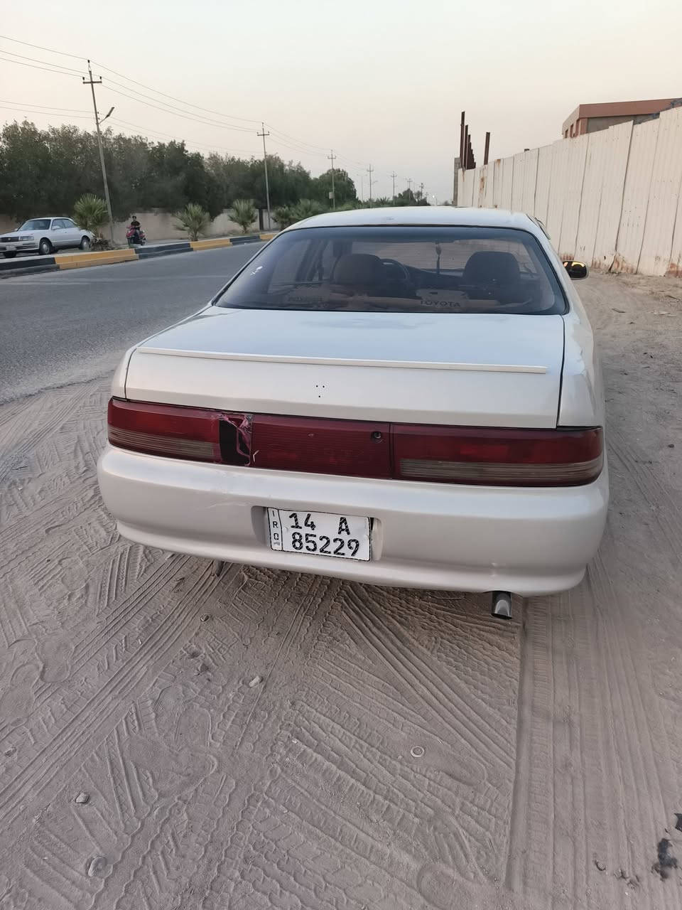 السلام عليكم سيارة كرستة للبيع موديل 1993 مكفولة كص ونقل وضربة مكينة وكير في في تي ثنين ونص جديد رقم البصرة انجليزي بسمي سنوية لي 28 حدادة طخم تاير جديد كهربائيات كلها شغالة السعر 44 وبيها مجال مكان السيارة البصرة سفوان رقم صاحب السيارة ***********
