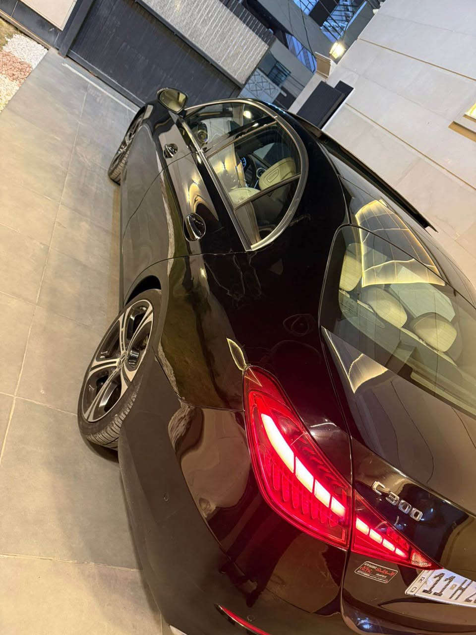 مارسدس ٢٠٢٢ 
C300 
وارد امريكي 
حادث دعاميه خلفيه ورصعه بل جاملغ الخلفي 
مكفوله كفاله عامه من الصبغ والتبديل فقط بارد بل جاملغ 
داخل ابيض 
٤ كامرات 
بانوراما 
السياره كلش جديده 
ماشيه ٤٠ 
مكان السياره بغدا الكراده ٦٢ 
السعر جداً مناسب بل نسبه لخواتها 
للاستفسار *********** بغداد, العراق

