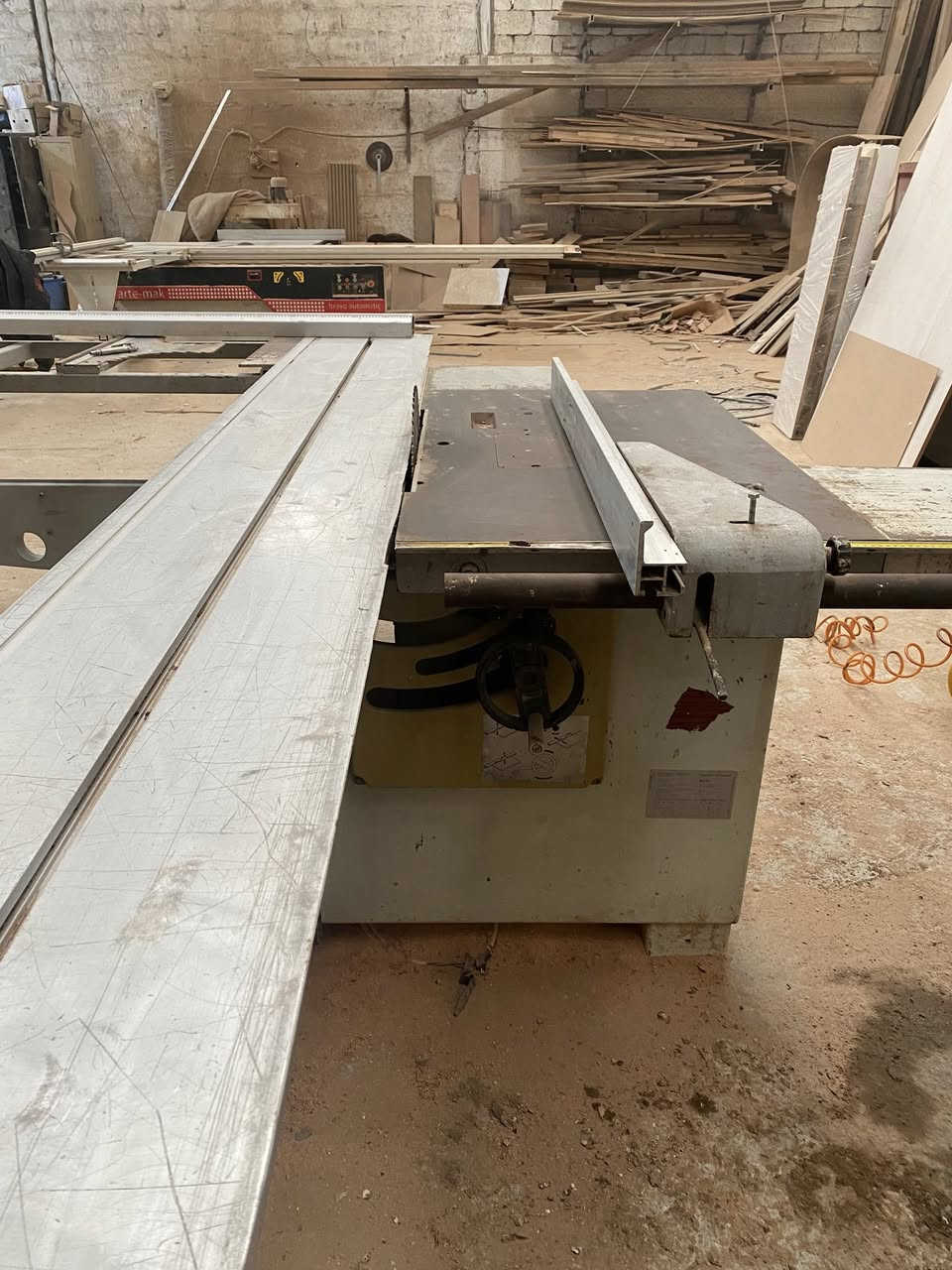 منشار ايطالي سيگار 320cm للبيع/اربيل***********
