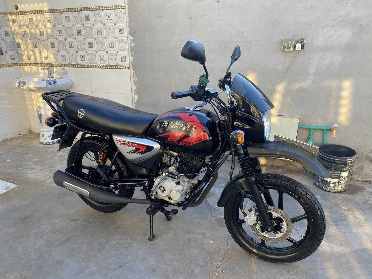 بوكسر 21 رقم بغداد بأسمي تجفيت شركة مكان بغداد *********** السعر مليونين وبيها مجال
