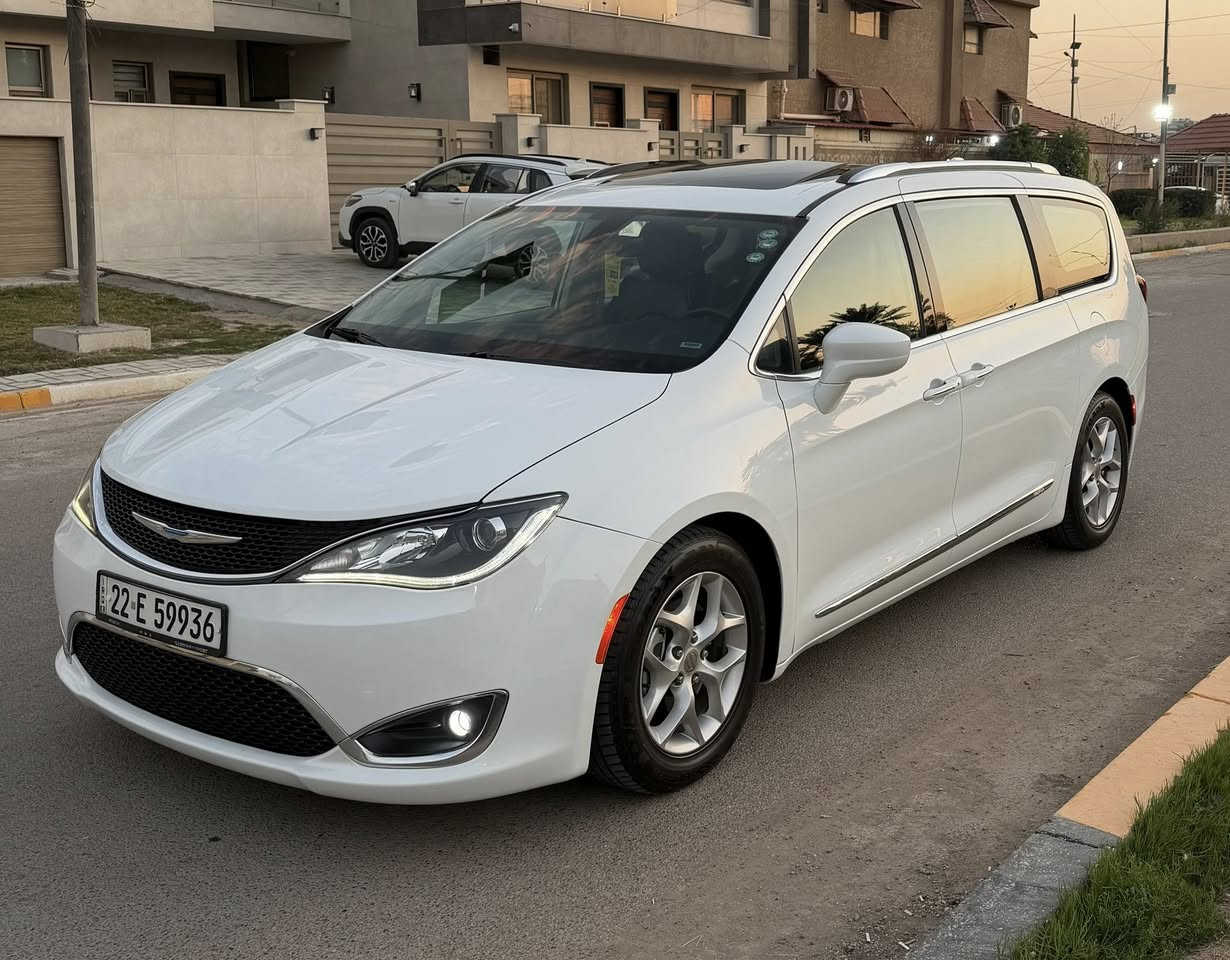 السلام عليكم
رمضان كريم عليكم 
باسفيكا 2018 كلين تاتيل 
محرك 3600 بانزين اصلي
دبل بنوراما كير ماوس 
أبواب كهربائية جنطه كهربائية 
بردات وسطيه وخلفية 
حساسات خلفية سايد بريك كهربائي. 3 شاشات وسماعات اصلية ماشيه 70 الف 
بعد بيه هوايه مواصفات 
سياره كلين كفاله عامه من الصبغ وبارد 
مكان سيارة بغداد جميلة 
السعر 205 ورقة 
***********
