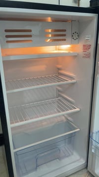 ثلاجة صغيرة • جديدة