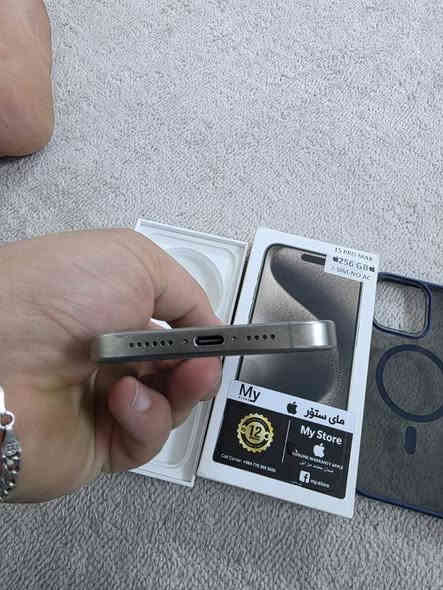 ئایفۆن پانزە پڕۆ ماکس
شتی جوانو نمــونە
٢٥٦ گێگاو دووسیم و زێد ئەی
کارتۆنی بیلادی لەگەڵە 
درعو کەڤەریش وەک هەدیە
ڕێــژەی پاتری ٨٨ی هەقیقی
مۆبایلەکە سەدا ٩٨ خاوێنە
شاشەی وردەیەکی زۆر زۆرکەمی هەیە
نــرخی ٧٨٥ دۆلارو کەمێک مەجال
گۆڕینەوەو گەیاندن هــەیە 
***********  ـــ  ڤایبەرو وەتس ئەپ
*********** ـــ السليمانية
