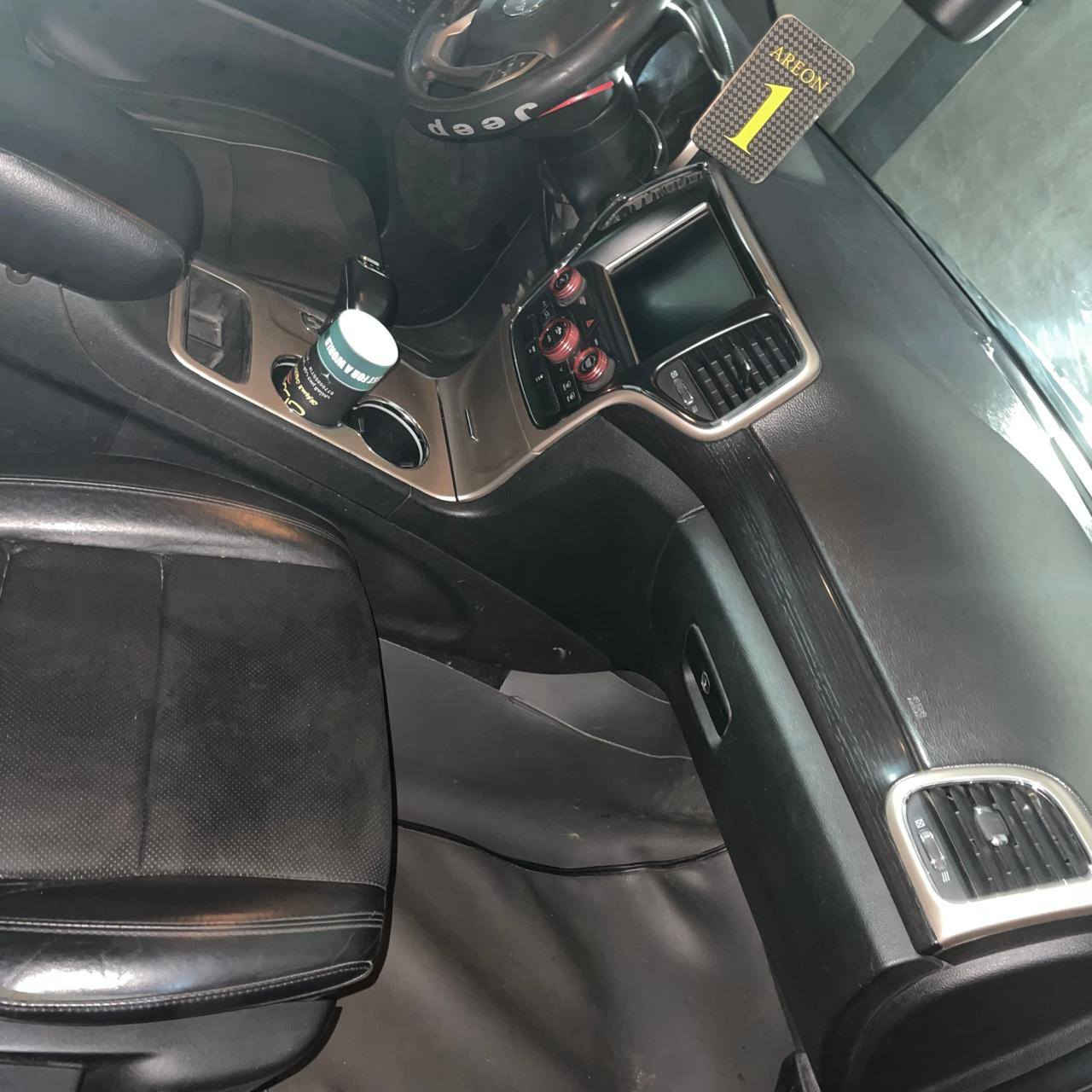 اسلام عليكم جيب شيروكي موديل 14وارد امريكي المواصفات تنته تشغيل بصمه وعن بعد صندوك كهرباء كير ومحرك مكفول والكشر فقط هاي الشخوط الموضحه بل صوره السعر 200وبيهة مجال رقم بغداد *********** ومراوس حسب القناعه
