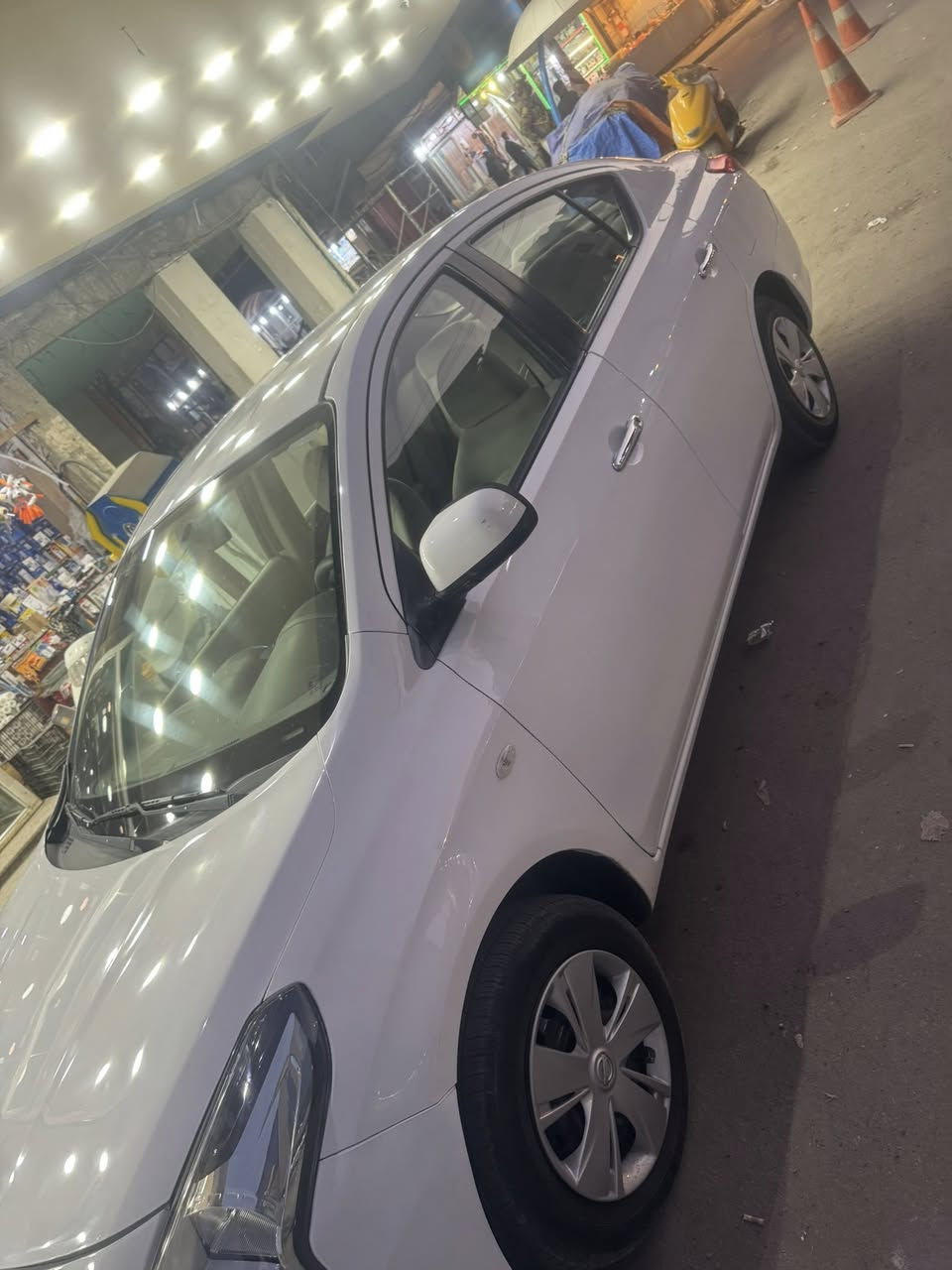 نيسان للبيع  موديل 16  كفاله. من عده شبر صبغ بل باب 
السعر 87 بيه مجال 
***********
