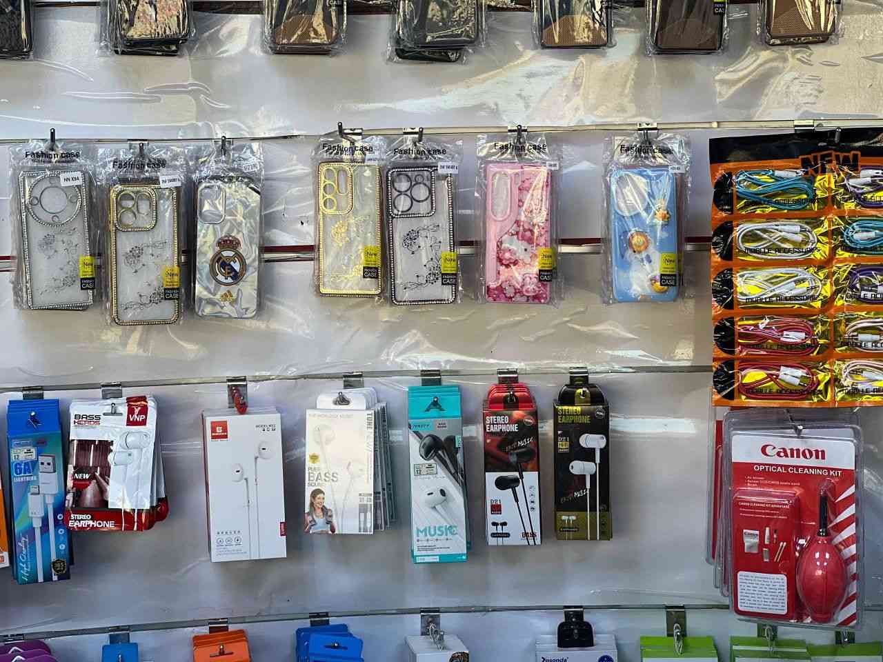 السلام عليكم  غراض للبيع صارلي 5 ايام من مفتح

كيبلات شاحنات كفرات و راوترات 6 وسبيكرات

181 كفر مختلف الانواع 

الوصولات كله عندي

بما يرض الله  وخصران 

بس للاسف ما نجح لان ماعندي خبره

مكاني نجف 

وذا تردون المحل كله هوه والميوزه ملاته وذني

الغراض ب مليون ونص 

وذا بدون ميوزه ب750 الف  اني عنكي عبر ال 
950 بس غراض بس الله يعوض


**إذا كنت صاحب هذا الإعلان وتريد حذفه لأي سبب، رجاءا أرسل رسالة إلى الدعم الفني**