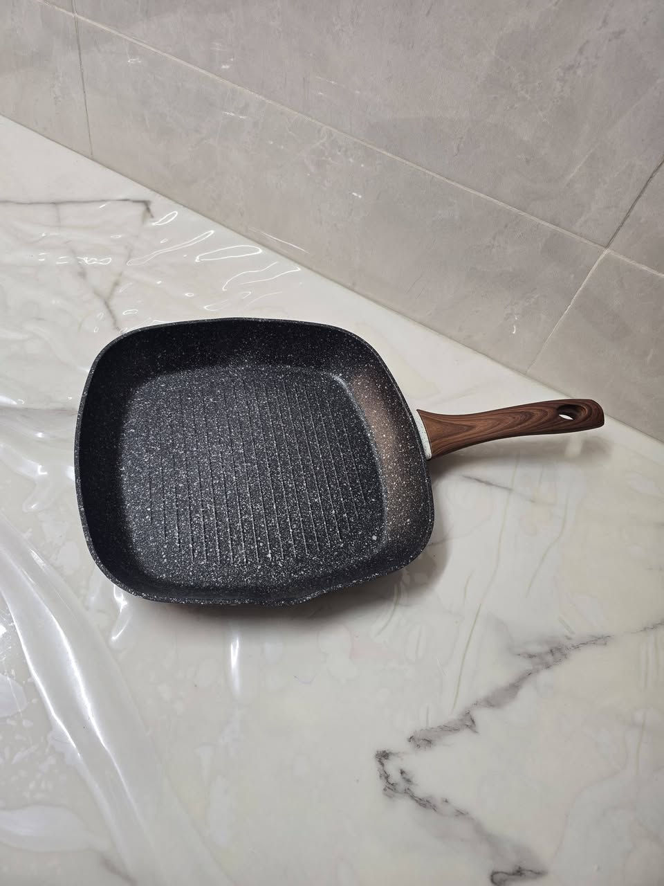 طاوه باله اوربي جديد الثقيل الاصلي شكل مربع   قياس ٢٨ 
السعر 15


**إذا كنت صاحب هذا الإعلان وتريد حذفه لأي سبب، رجاءا أرسل رسالة إلى الدعم الفني**