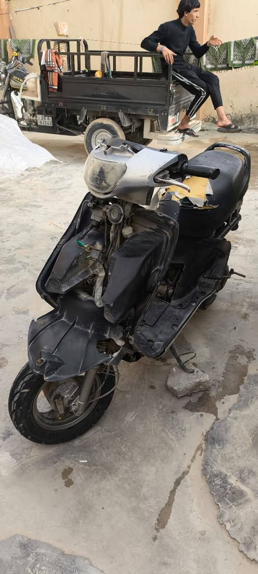 سلام عليكم ) فراشه للبيع شغاله سلف هندر دراجه تبخر سعره 200 بيه مجال حك الجيه متواجد خاص او اتصال ***********
