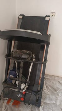 جهاز جري • يتحمل ١٦٠كجم • مع ملحقاته