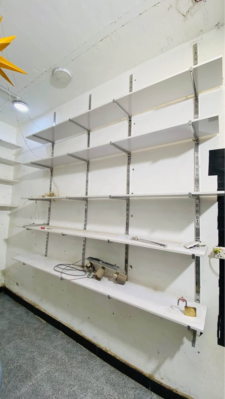 للبيع رفوف عدد 14 + شيالات عدد تقريباً 65 + سجج حديد عدد 15 عمارة, ميسان


**إذا كنت صاحب هذا الإعلان وتريد حذفه لأي سبب، رجاءا أرسل رسالة إلى الدعم الفني**