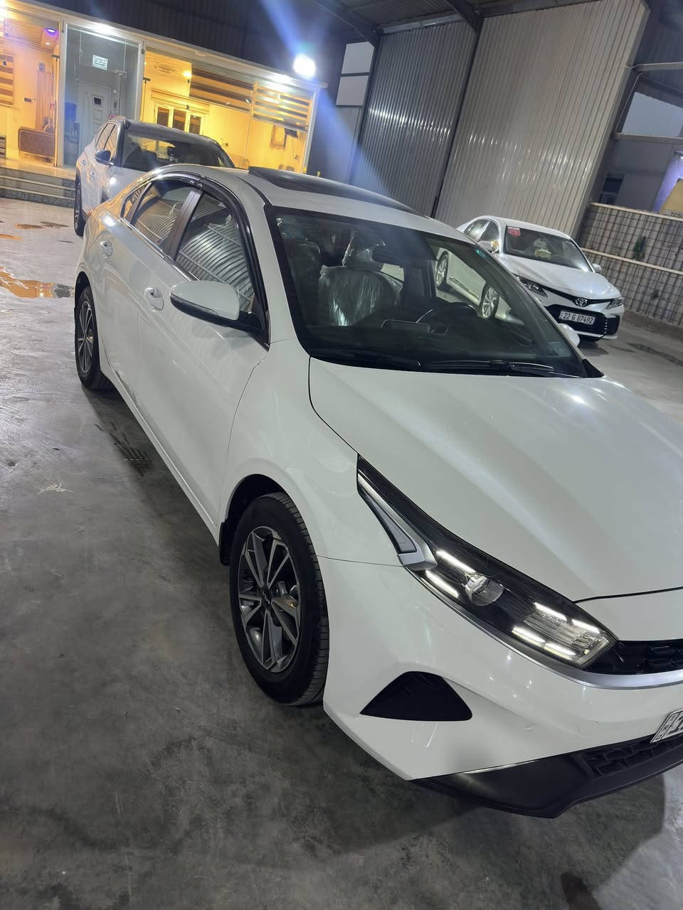 اللهم صل ع محمد وال محمد
فول مواصفات فتحه سقف مري شفط ٥ ويل كل داخل لونين تبريد قطعتين محرك ١٦٠٠
مكفوله من الصبغ والتبديل بيه بارد ع كد شبر  
مكان السياره واسط الزبيديه
السياره ماشيه ٤٧ الف جديده بمعنى الكلمه وماناقصها شي بستر الله
السعر ١٧٥$ وبيه مجال لشراي
***********
