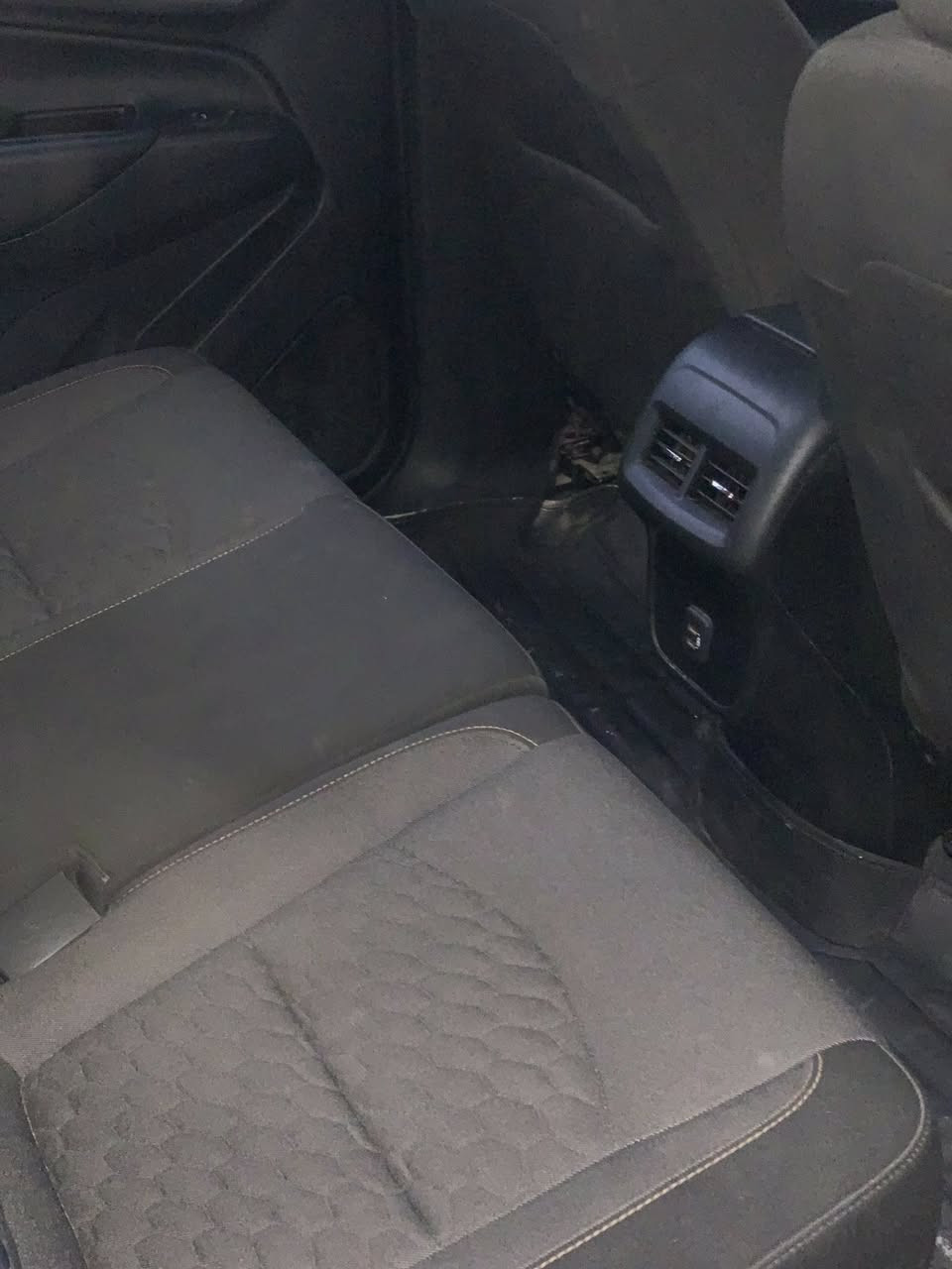 السلام عليكم شوفرليت اكوينكس 2021 رقم اربيل السياره بيه بونيد فقط بدوان دواخل شرط ماشيه ١٤٠ km للاستسفار اكثر اتصل *********** مكان السياره كركوك  صور الحادث خاص
