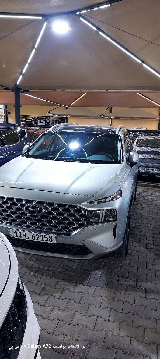 HYUNDAI SANTA FE SEL PLAS HTRAC
سنتافيا بلك إن هايبرد بقوة ٢٧٠ حصان موديل ٢٠٢٢
رقم بغداد وارد امريكي مكفوله من التبديل سوى الدعامية محرك ٤سلندر 
المواصفات:-
١- مفتاح ذكي بصمة + التشغيل عن بعد 
٢- بانوراما فتحة سقف
٣- كير بنظام الازار المنفصلة الاصدار الجديد ( بيانو) 8 نمر
٣- كير ماوس ثانوي لأوضاع القيادة / Drive Mode ‏- Comfort 
Smart -Sport 
٤- نظام HTRAC الحديث دفع رباعي
٥- الصندوق كهربائي ذكي يفتح عند الاقتراب
٦- هاند بريك بصمة 
‏٧ - Auto Hold  أوتو هولد
٨- خاصية ISOFIX   ايزو فكس قفل الاطفال
٩- نظام مانع الانزلاق
١٠ - نظام نزول المنحدرات
١١ - نظام اطفاء المحرك (A) ذاتيا في الازدحامات لتوفير الوقود
١٢- شاشة تدعم Apple Car play و Android وبلوتوث مدمج والأوامر الصوتية
١٣- الداشبورد الكتروني بانماط متغيرة حسب وضعية القيادة
١٤- الشاشة الوسطية حجم كبير ١٢ انج مع دعم الملاحة بالخرائط GPS وبوصلة للاتجاهات
١٥- شاحن هاتف wireless
١٦-  مخارج شحن USB وتشغيل الميديا
١٧- منافذ للطاقة كهرباء 12فولت ومنفذ 110 فولت
١٨-  المرايا الجانبية قابلة للطي + نقطة عمياء + هيتر + اشارات
١٩- مرايا جانبية بخاصية الترحيب والفتح عند الاقتراب والاضاءة في الضلام
٢٠-  الصندوق كهربائي ذكي يفتح عند الاقتراب
٢١- حساسات ضغط الاطارات 
٢٢- حساسات أمامية / جانبية /خلفية
٢٣-  كامرة اضافية لتقنية منع الخروج عن المسار
٢٤- ميزة التوقف الذاتي للمركبة منعا للاصطدام عند القيادة او الرجوع
٢٥-  المركبة تعيد نفسها للمسار الصحيح عند عدم الانتباه
٢٦- لايت زينون رباعي العدسات بتقنية High Beam الانارة الذكية + LED  نهاري 
٢٧- بك لايت LED مميز مدعوم بتقنية ضد الضباب لاوضح رؤية للمركبة
٢٨- خاصية دعم الكاميرات عند تشغيل الإشارة الجانبية لرؤية الزوايا العمياء
٢٩- كاميرا دوارة 3D تفاعلية متعددة الاوضاع
٣٠- اضاءة داخلية LED تقنية Ambient Light متعددة الالوان 
٣١- مرآة داخلية بخاصية التعتيم الذاتي 
٣٢- سستم صوت هارمن كاردن 10 سماعات محيطية مع دمام وتويترز 
٣٣-  نظام القيادة الذاتي الذكي في الشوارع المخططة 
٣٤- مثبت السرعة Cruise وميزة التباعد عن المركبات
٣٥- خاصية المايك للسائق للتحدث مع الركاب في الخلف
٣٦- حساس حراري بسقف السيارة بتحذير صوتي في حال نسيان الاطفال في المركبة
٣٧- قفل الابواب والنوافذ / خاصية عدم العبث للاطفال
٣٨- القفل المركزي للابواب وعدم الفتح عند مرور مركبة بشكل قريب من السيارة 
٣٩- مقعد السائق خاصية الخزن وميزة الخروج المريح عند الاطفاء
٤٠-  المقاعد الامامية كهرباء  + تدفئة
٤١- المقاعد الخلفية تدفئة
٤٢- الداخل جلد بلون مميز تطعيم الدواخل
٤٣- ستائر جانبية 
٤٤- ستيرنغ من الجلد حياكة مع تحكمات 
٤٥- شفتات رياضية بالمقود
٤٦-  التبريد والتدفئة تحكم شاشة وتحكم يدوي ايضا
٤٧-  التبريد امامي خلفي مناخ منفصل
٤٨-بردات أبواب خلفية  وكذلك في الصندوق
٤٩- قبضات أبواب ألمنيوم مع خاصية الانارة ليلا
٥٠- حساس لمس ابواب لفتح وغلق باب السائق والراكب
٥١- ماسحات امامية حساس / تشغيل تلقائي وسرعة حسب غزارة المطر
٥٢- ماسحة خلفية حساس /  تشغيل تلقائي عند المطر
٥٣- اريل نفكيتر مدمج بتقنية التقاط بث الراديو HD
الاربيكات كلها سليمة
ماشية ٣٧ الف ميل
سعرها ٢٤٠$
مكان السيارة كربلاء
***********
