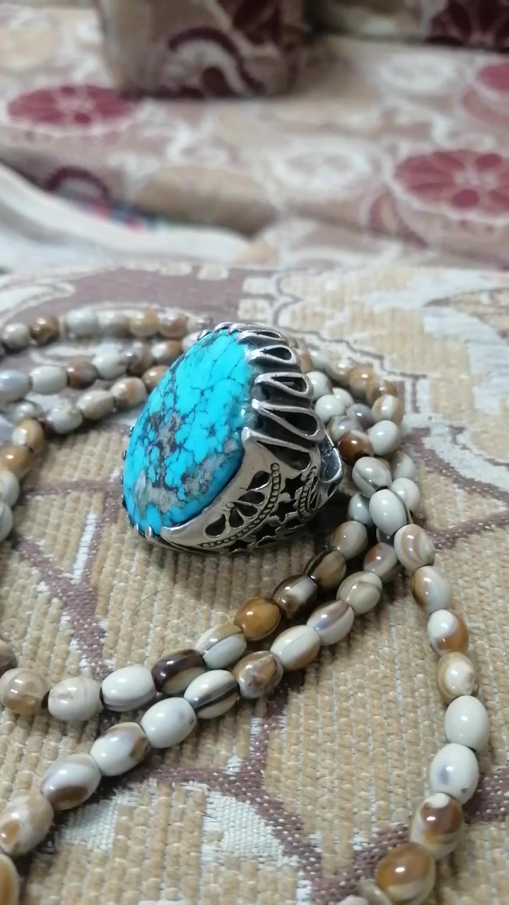 السلام عليكم اخوان خاتم نيشابوري شوف العين السعر 3$ وبيه مجال للشراي *********** البص
