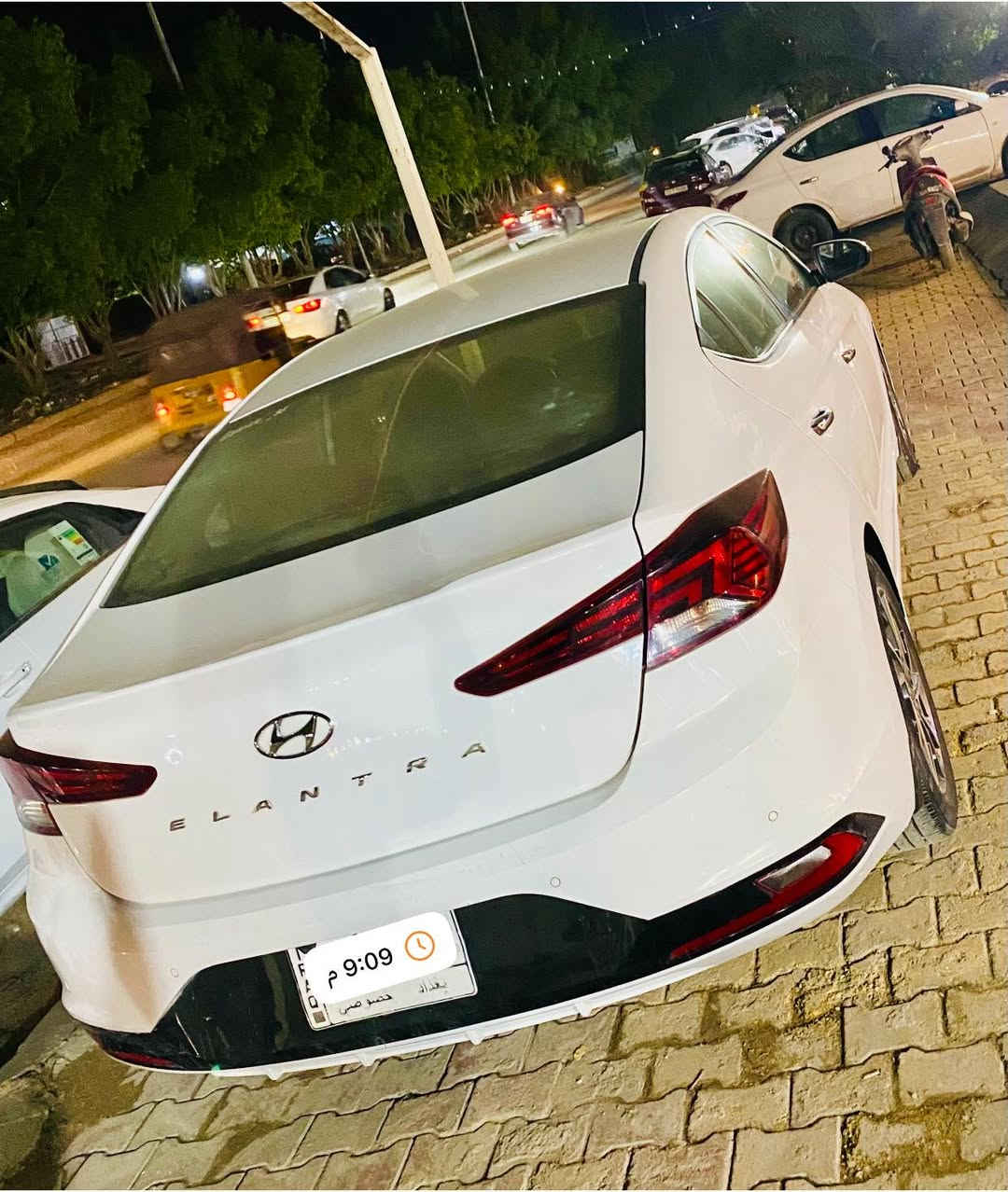 السلام عليكم
بيع مستعجل السعر 154
السياره كفاله من صبغ و تبديل بيها فقط باردات بسيطه جداً
ماشيه 83
كير مكينه كفاله 
مابيها اي نقص دينار مذب عليها
مكاني بغداد 
***********
