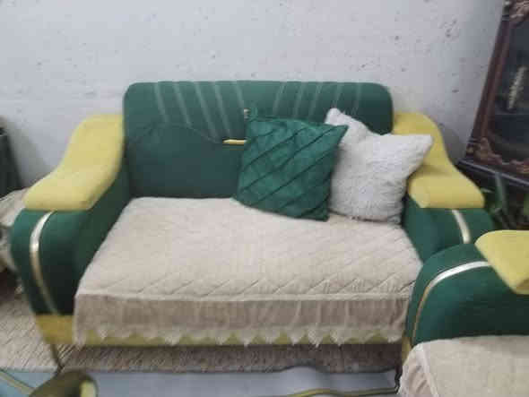 تخم 10مقاعد تركي نضيف بي خسفه بصفحه وحده بصيطه ٣٢٥ بكاني بغداد القاهره قرب جامع نداء رقم *********** بي مجال قليل
