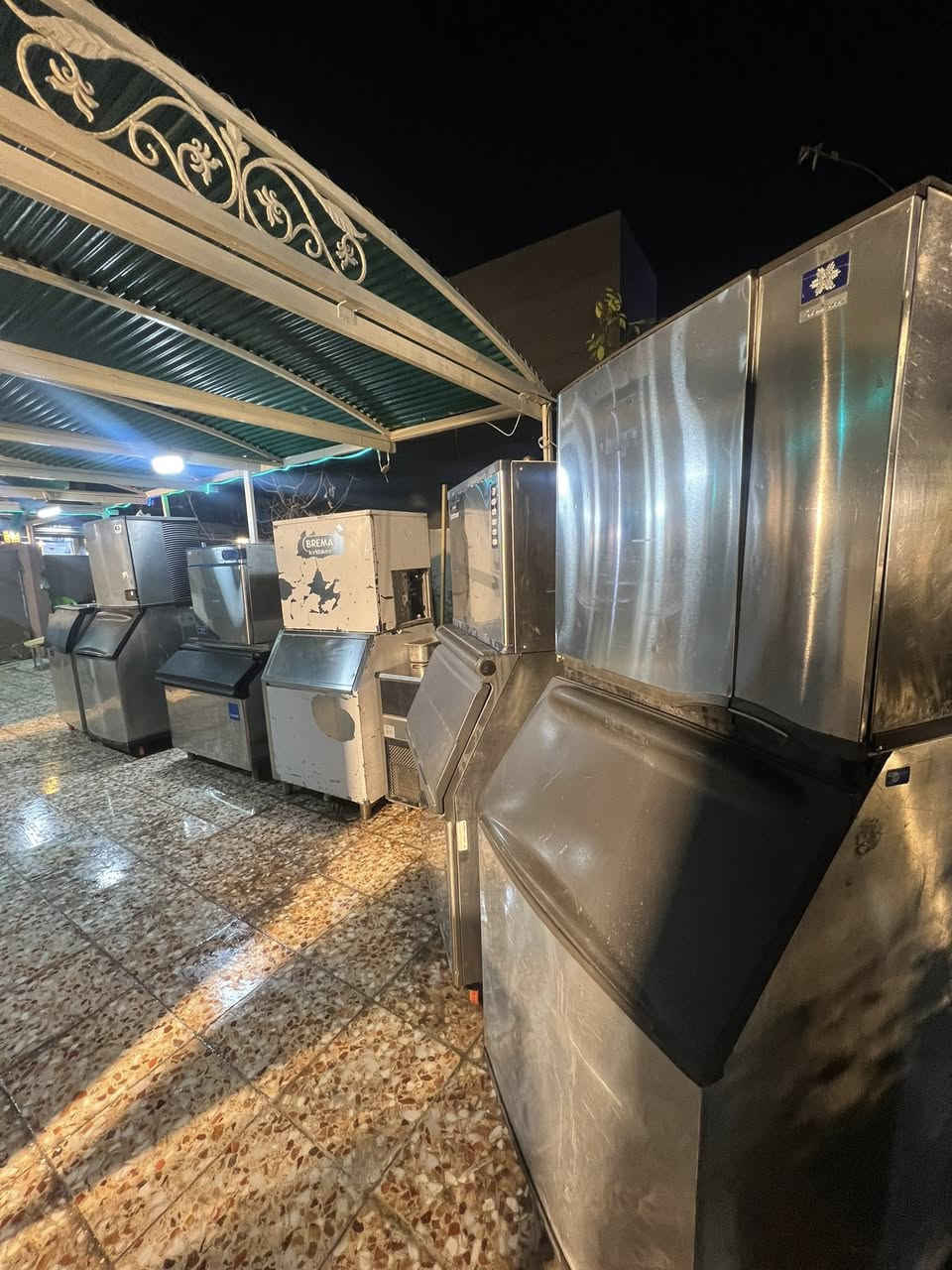 ياالله
وصول مكاين ثلج بلوري صناعة  ايطالي +امريكي +كوري

500كيلو  امريكي ❄️⛄️

400كيلو امريكي ❄️☃️

320كيلو ايطالي ❄️☔️

230كيلو  ايطالي⛈️⛄️

50كيلو  كوري💦⛄️❄️

100كيلو كوري 💧☃️

 مكاين كلش نظيفات وبشرط الفحص ⛄️💦

مكاني بغداد 

الاستفسار ***********
