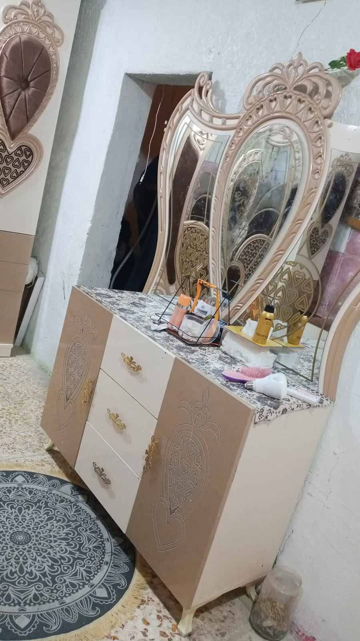 غرفة نوم تركية للبيع مستعمل السرير مكسور من الاسفل فقط ماصارلهه هواي من مشترينهه نريد نشيل البصرة, العراق


**إذا كنت صاحب هذا الإعلان وتريد حذفه لأي سبب، رجاءا أرسل رسالة إلى الدعم الفني**