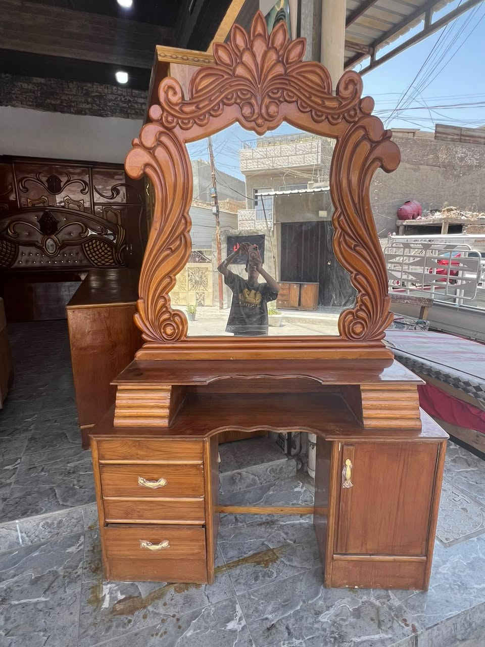 السلام عليكم غرفه نوم صاج تتكون من 5 بيبان السعر 700 مع شد ونقل للتواصل ***********

