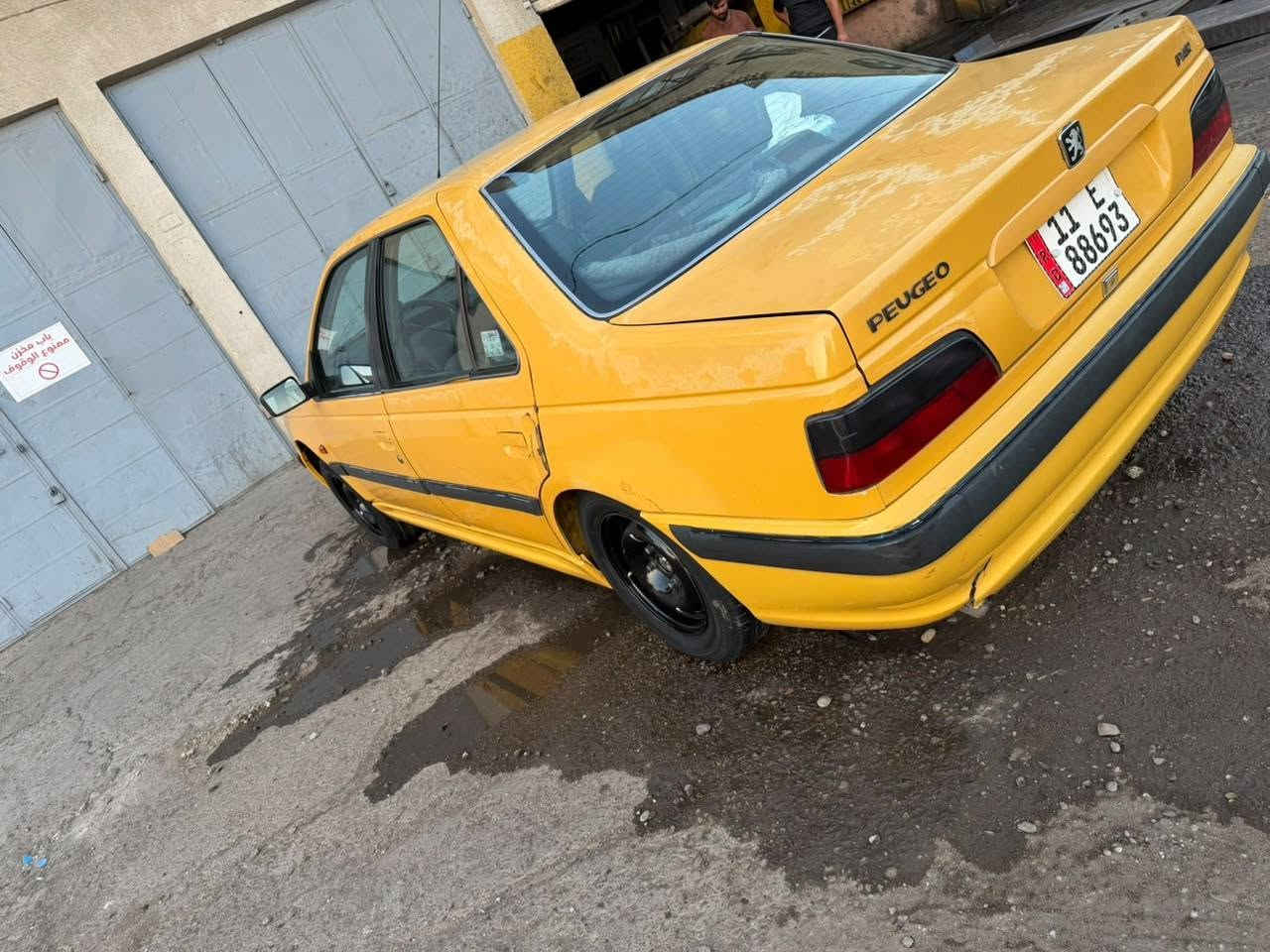 السلام عليكم بيجو بارس موديل 2013سياره بيه باب وجاملغ صبغ وبنيد ع جامه فقط سياره تخم تاير صدر تبريد مكينه كير كلهن مكفولات سياره بسمي هيئه غرامات صفر ولا درهم عليه سنويه لل28 رقمي ***********
