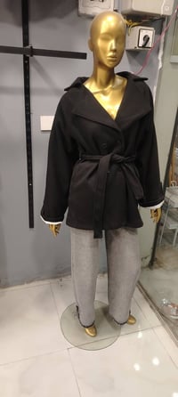 غراض محل للبيع ملكانات كاملة عدد 4 ملكانات تلث ارباع عدد 20 فاترينه زج...