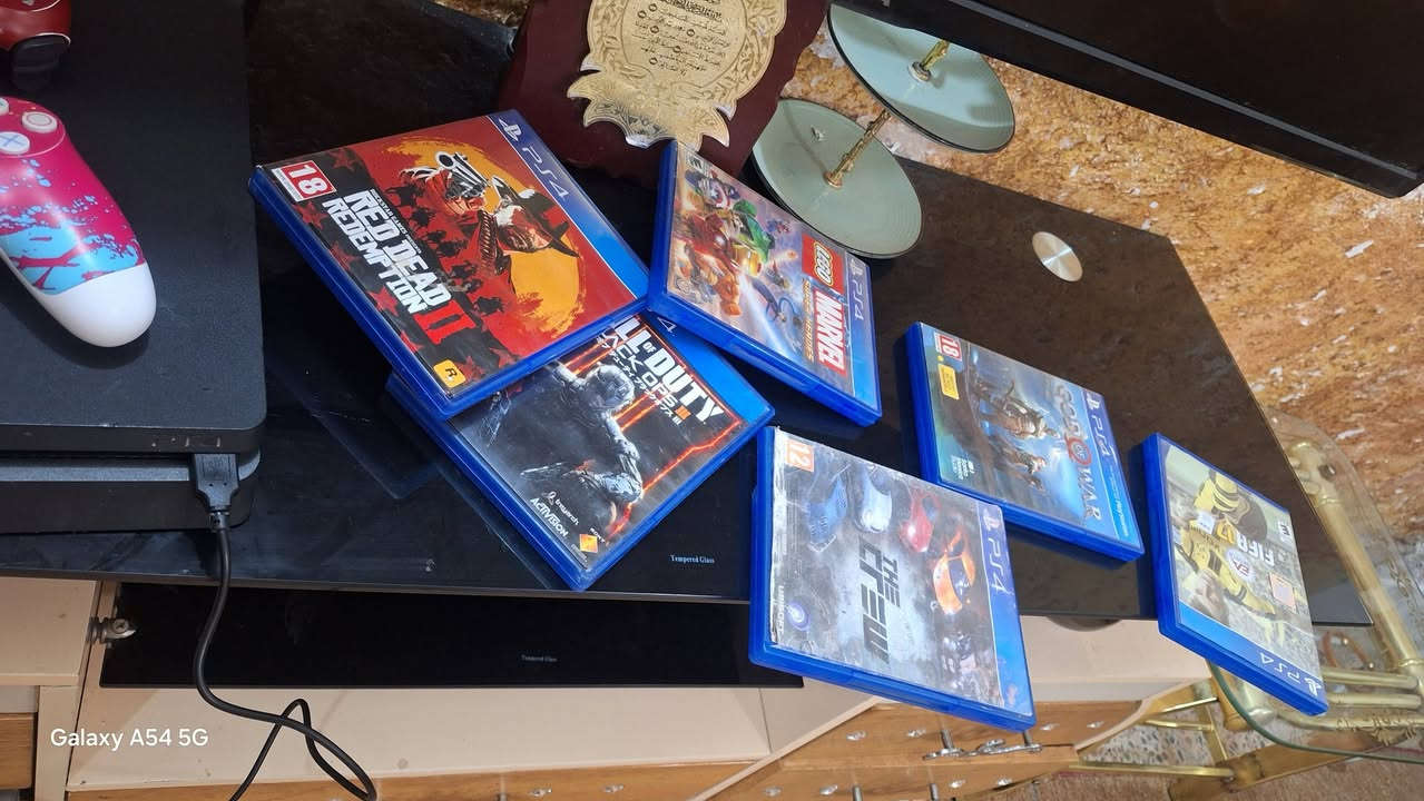 بلي 4سلم ستعمال قليل معه يدات وقراص السعر 275بي مجال قليل
فقط نتصال ***********
