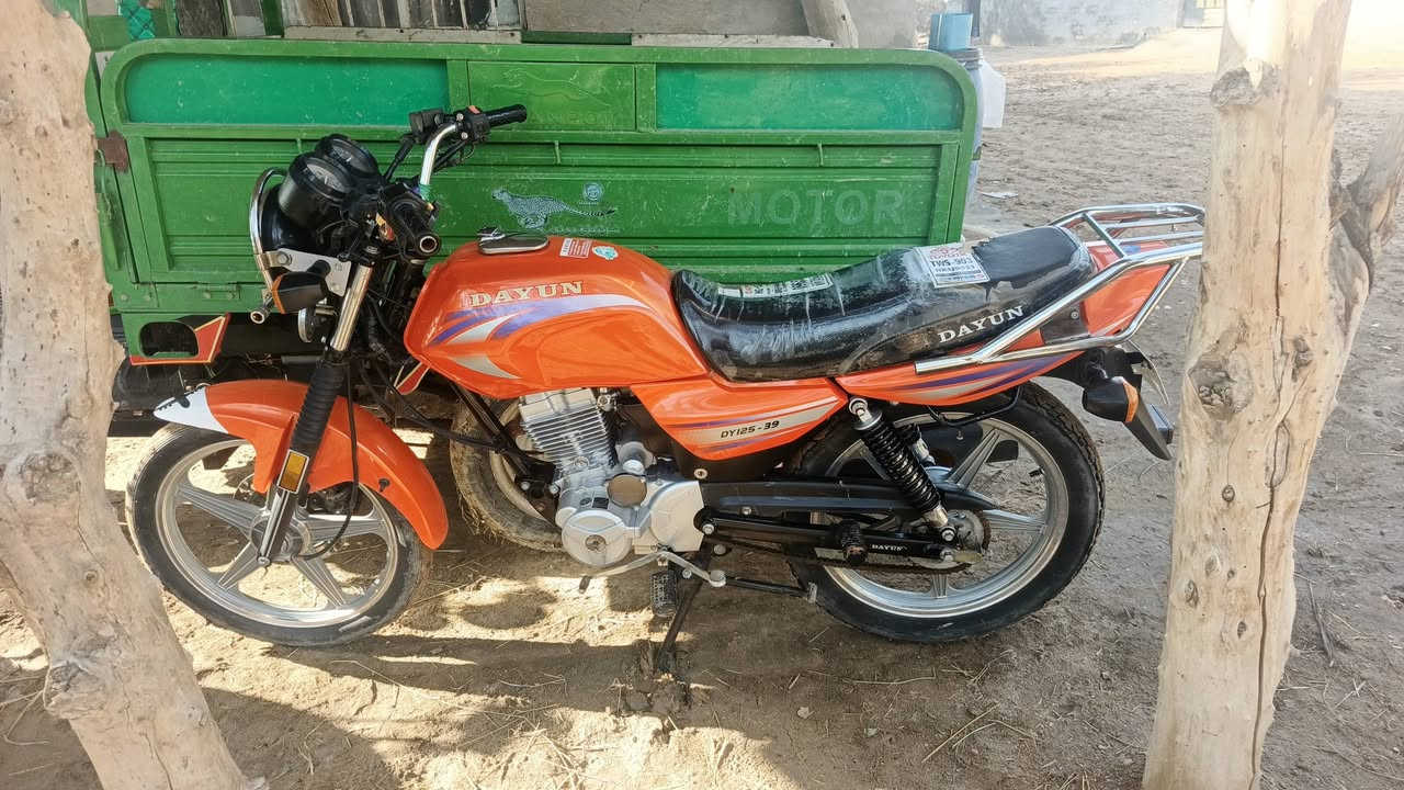 سلام عليكم دراجه للبيع نوع دايون عضم 2023 اوراق سكنر دراجه نضيفه برغي مذب عليه سعر مليون و75 وبيه مجال مكان طوريج هاذه رقمي ***********ا الشراي يجي واتساب
