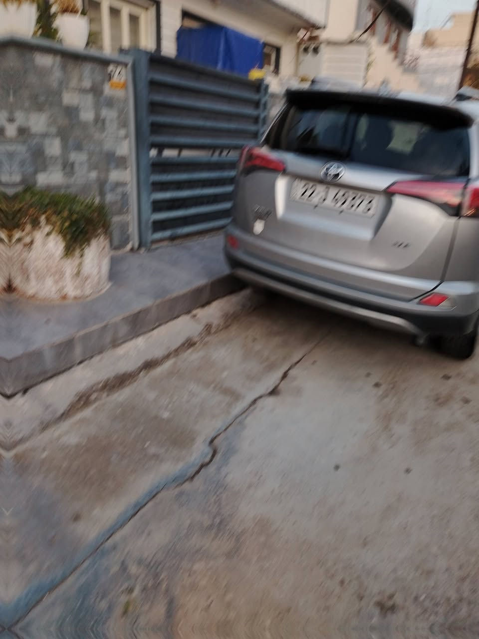 راف فور للبيع ٢٠١٨فول مواصفات xle ماتصرف عليها دينار وارد أمريكا ضررها جانبي مرفق بالصور السعر مناسب اي استفسار اتصال ع الرقم ***********
